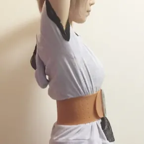 肋骨矯正によるバストアップ・上向きバストの改善事例